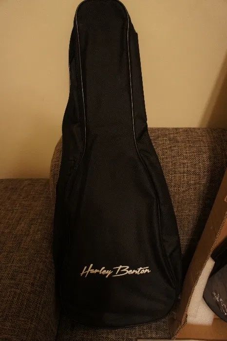 Husa, geanta pentru chitare acustice, ukulele, bass ukulele, etc.