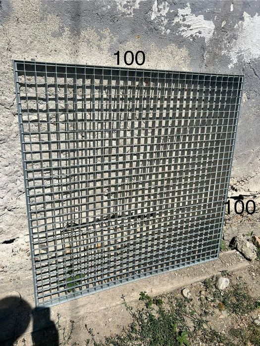 Gratare zincate, Scari metalice