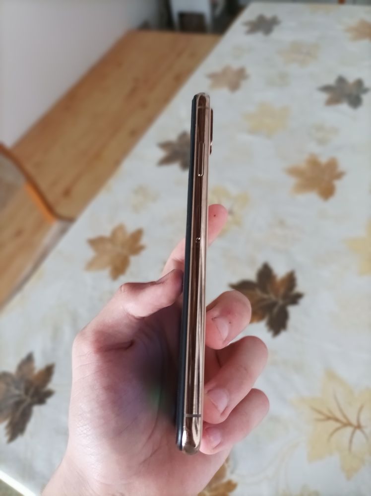 Iphone xs max sotiladi idial