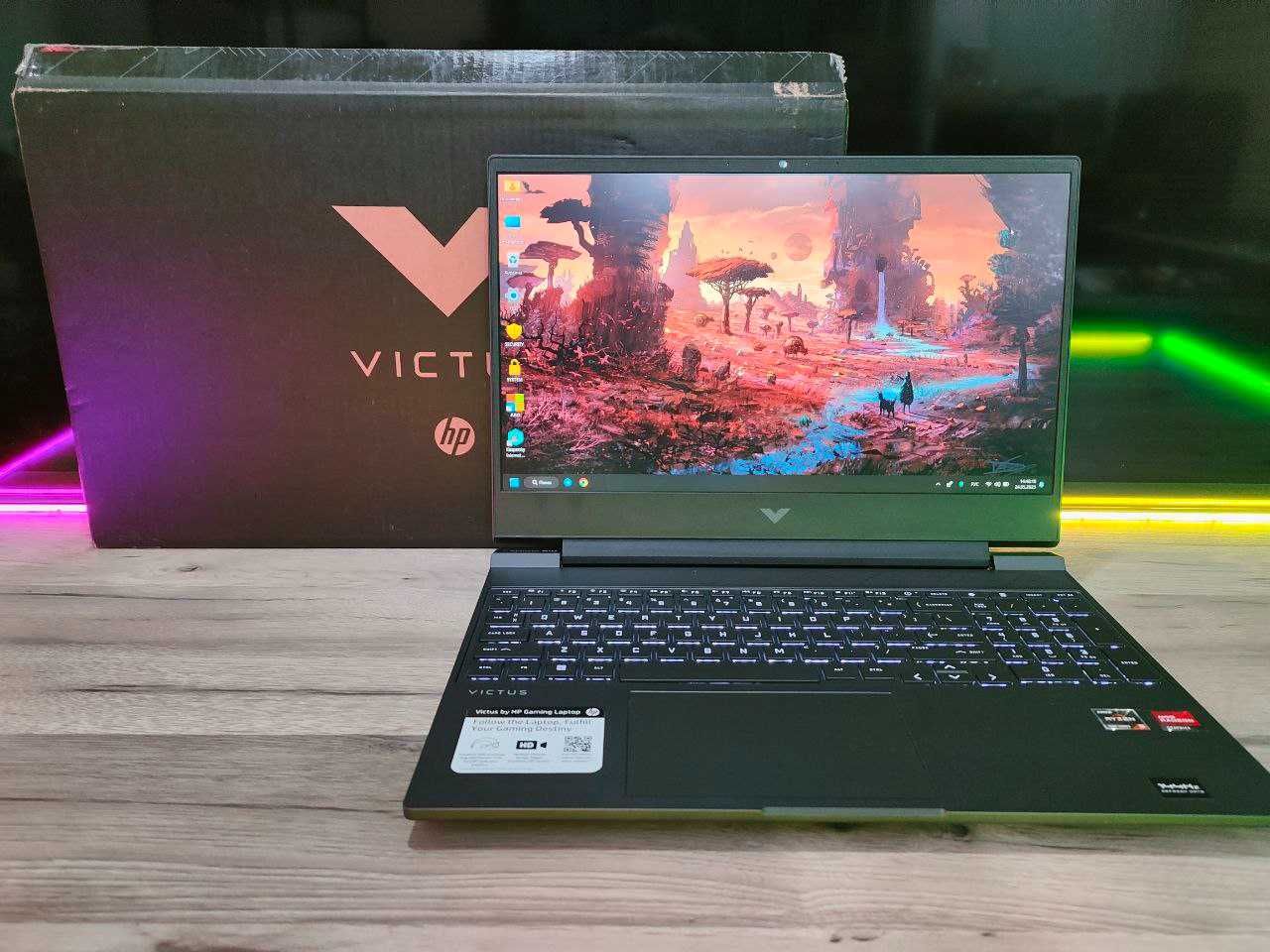 Ноутбук HP VICTUS  |  R5 7535HS | DDR5 8GB | RX6550M 4GB | SSD: 512GB