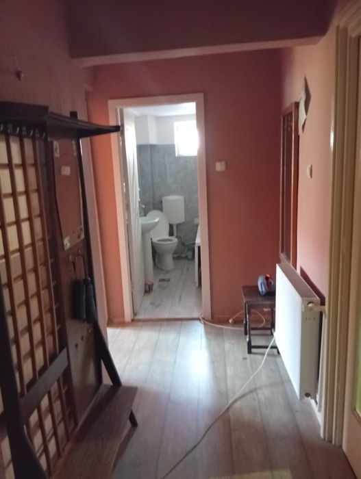 Apartment cu 2 camere,decomandat la vile Savinești cu boxa si gradina.