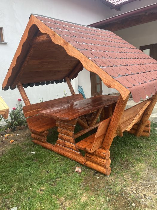 Vand foisor din lemn rotund