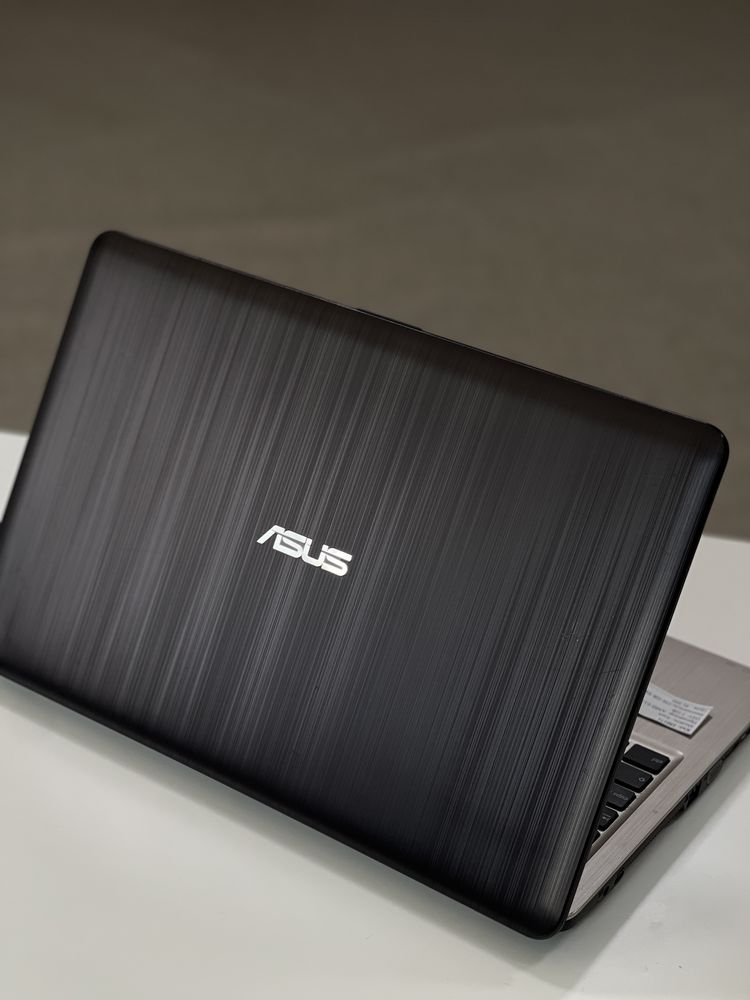 Продается ноутбук Asus