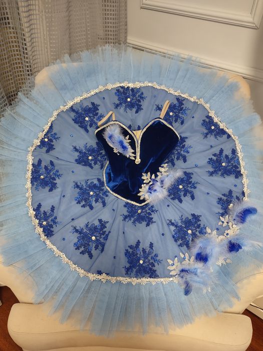 Синя балетна пачка.