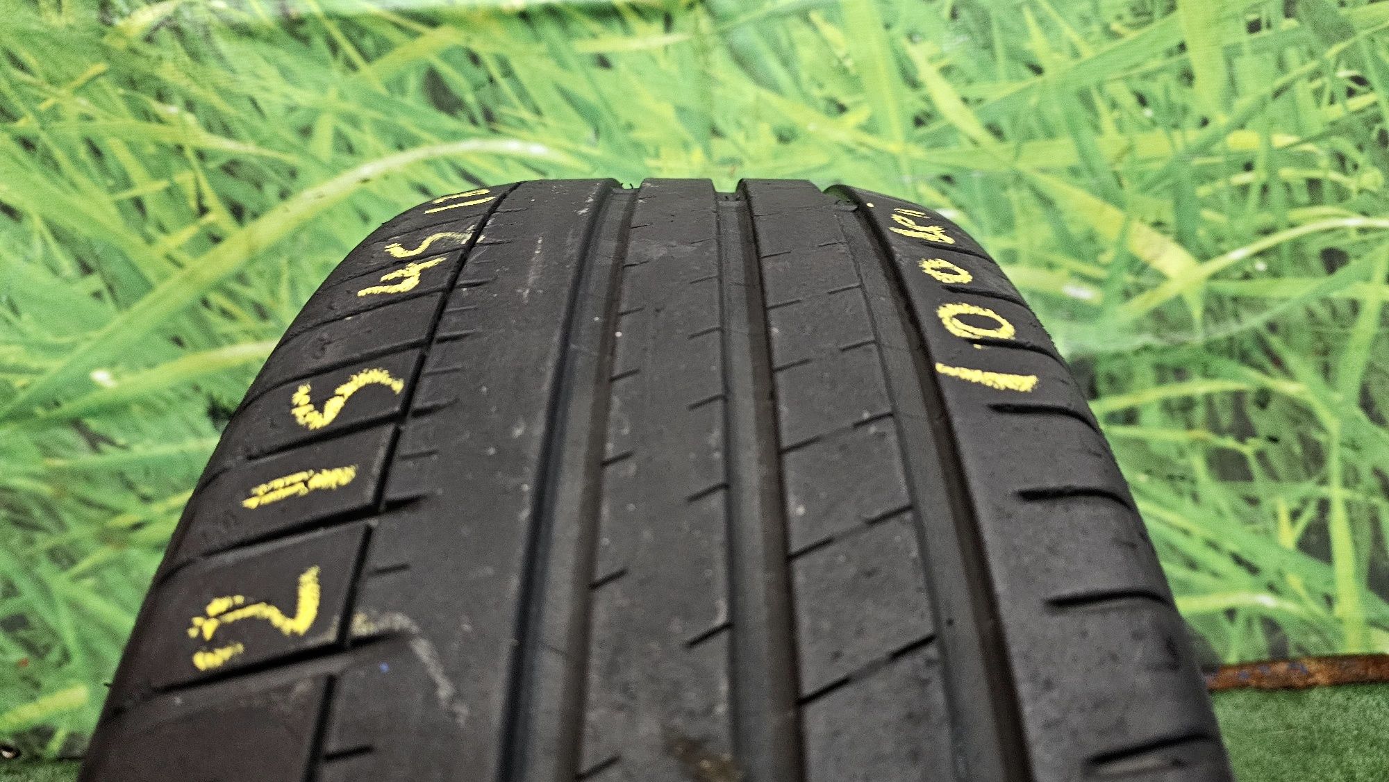 1x 215 45 18 vara michelin