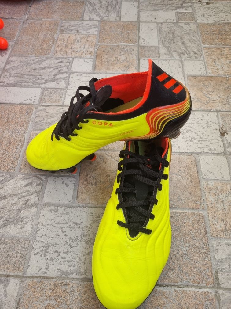Продавам бутонки Adidas