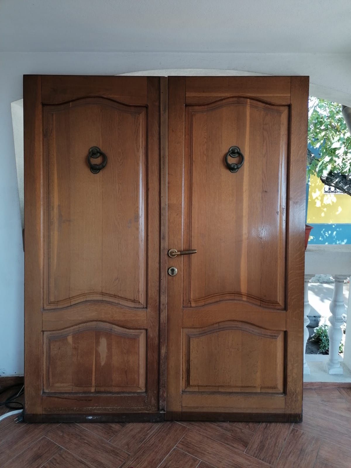 Uși intrare din lemn masiv