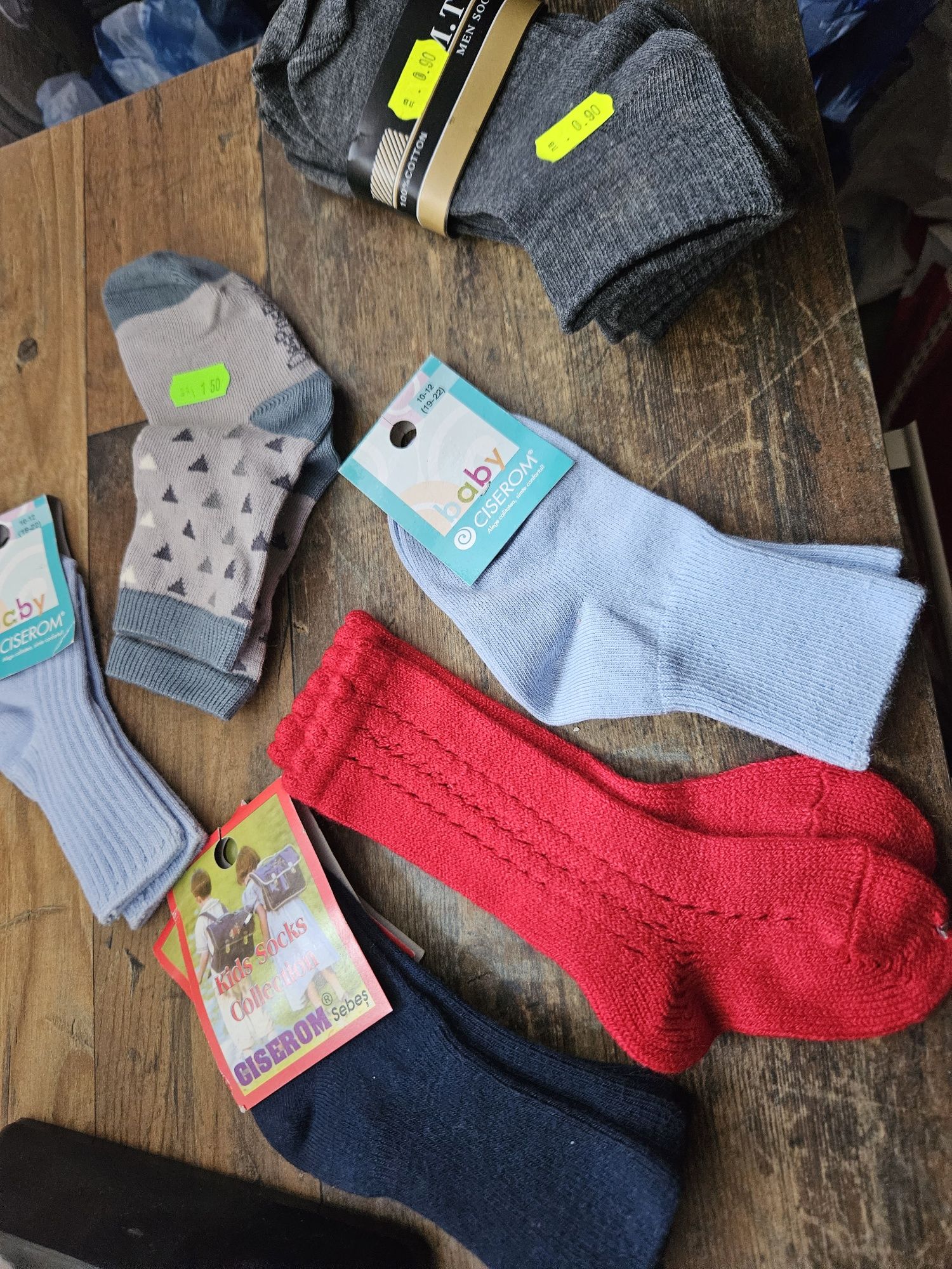 Дамски чорапогащници, чорапи и клинове