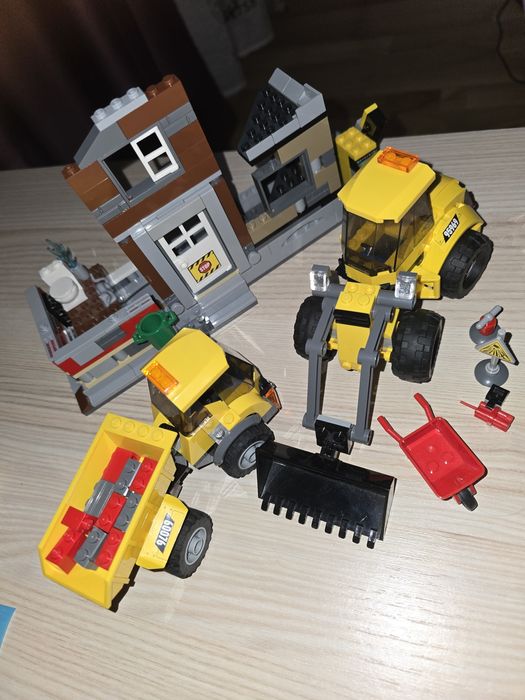 Vand Lego city șantierul de demolari
