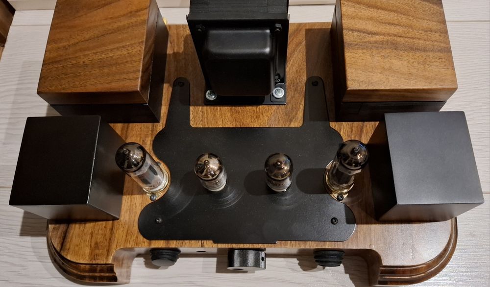 Amplificator lampi SE 6p14p (iesire boxe + casti)