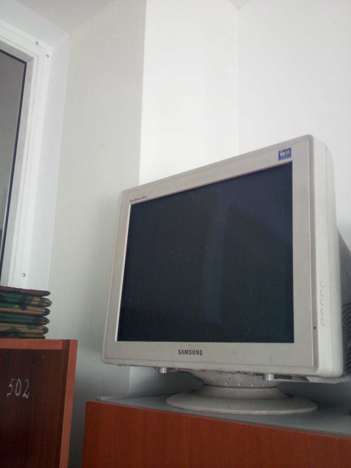 Лазерный принтер + Компьютер (P4 3.06 Ghz/1Gb DDR2/320HDD) + Монитор
