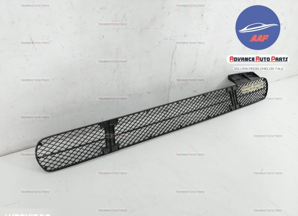 Долна централна решетка код 130400904 - оригинална Пежо Боксер / Peuge