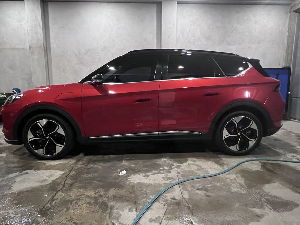 Arenda arcfox elektro mobil 653 suv