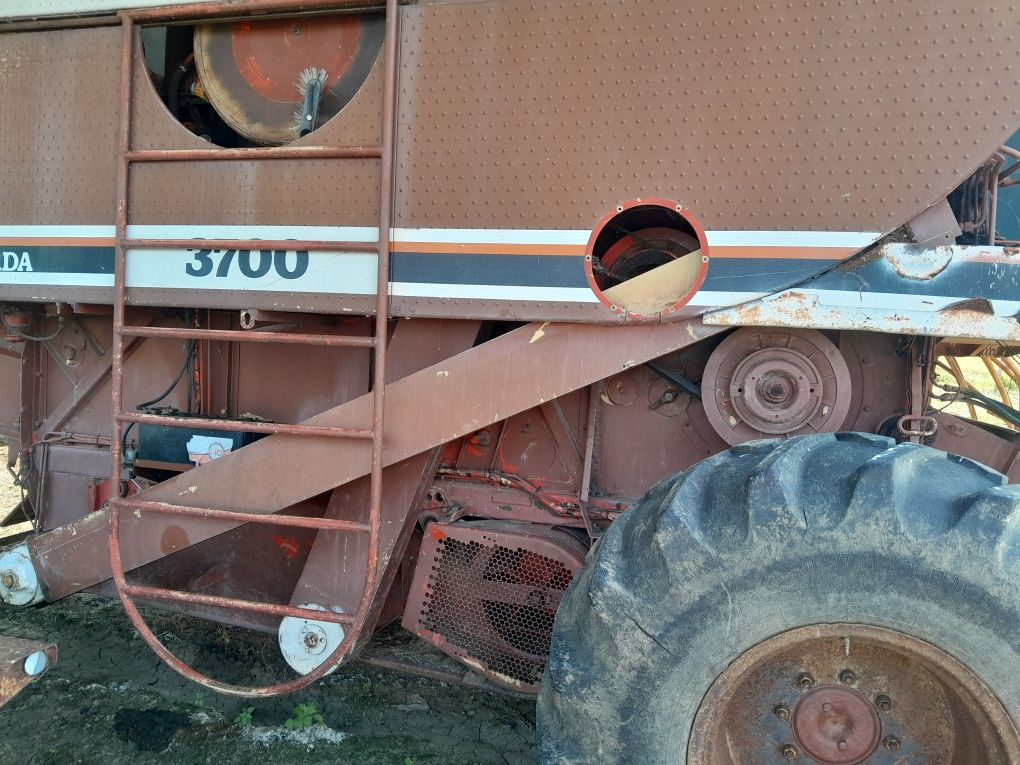 Vindem combina LAVERDA 3700 HIDRAMATIC