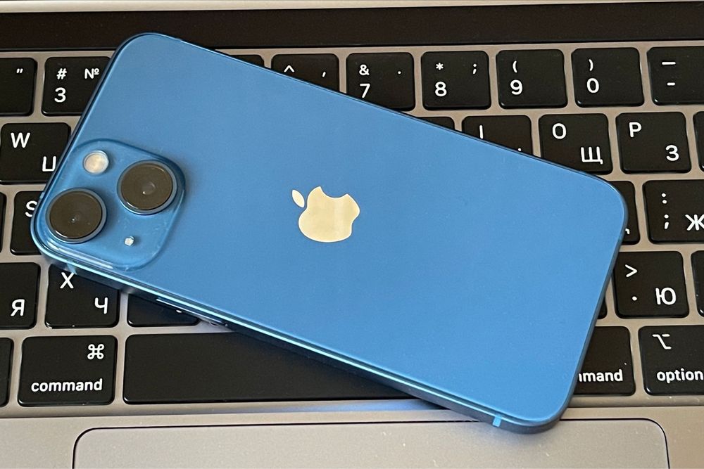 Продаю свой айфон 13