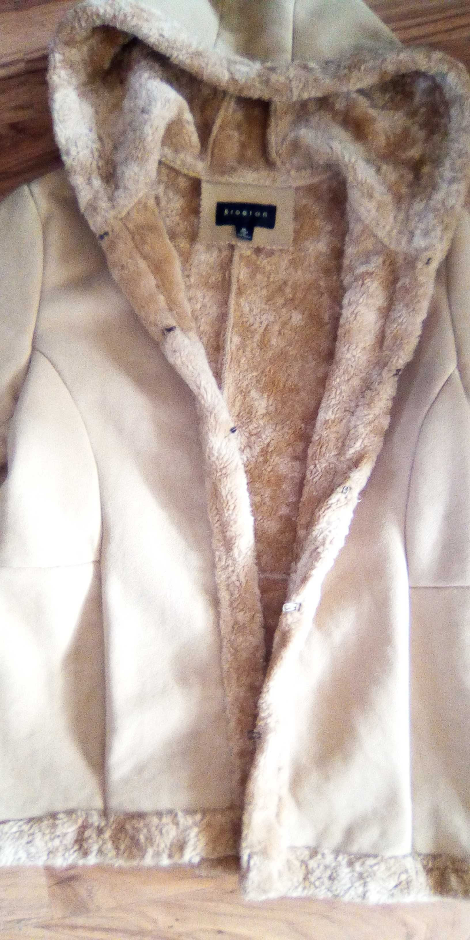 Дамско палто с качулка М размер