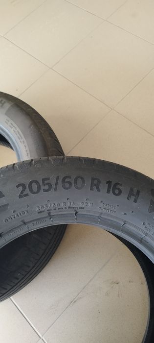 Vând 2  anvelope de vara Continental 205/60R16,  DOT 2021
