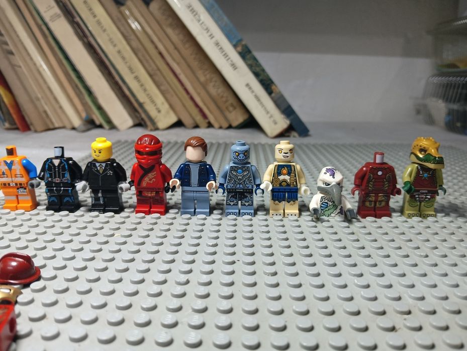 Лот Лего минифигурок/Lego minifigures