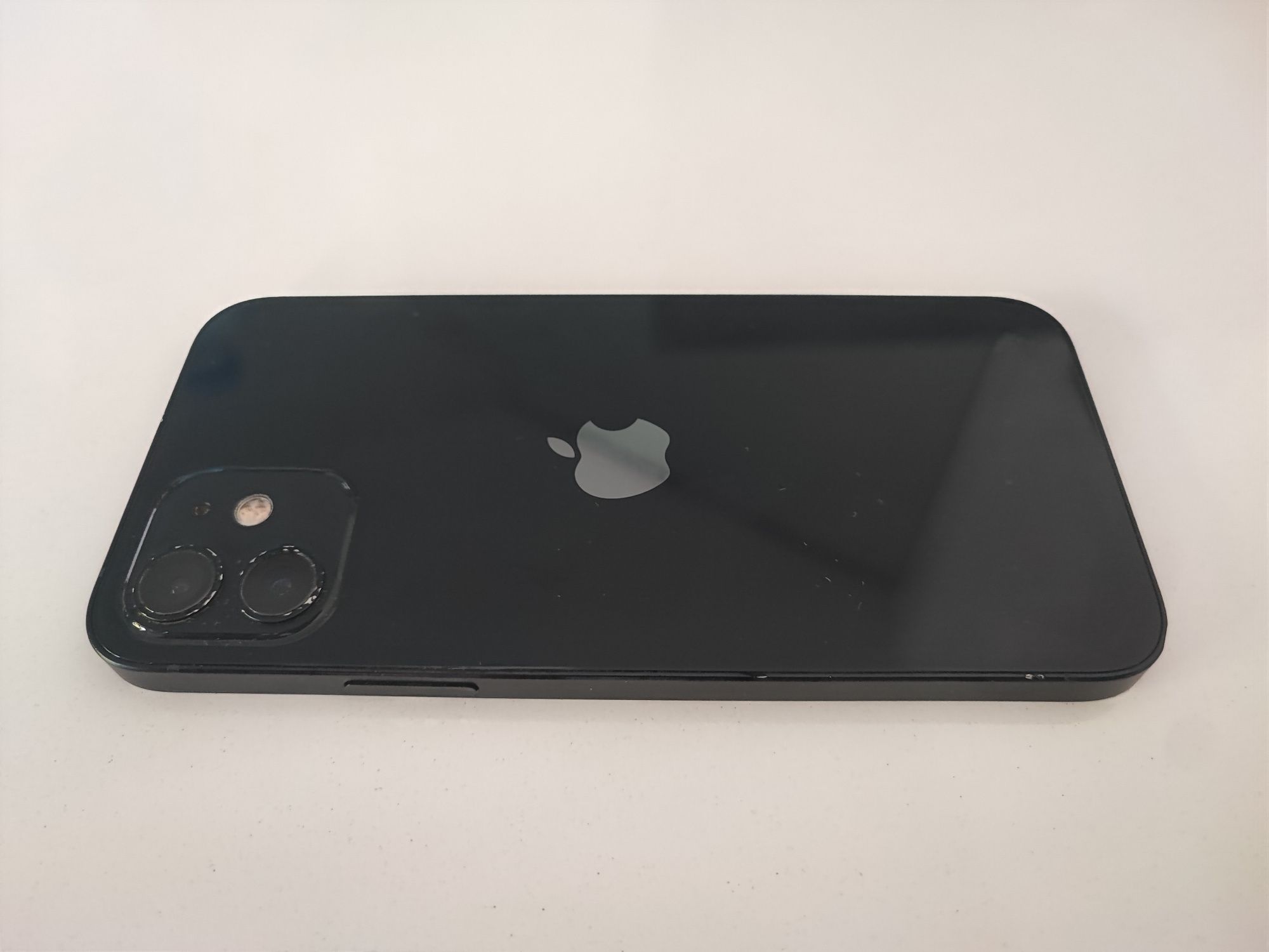iPhone 12 64 GB черен