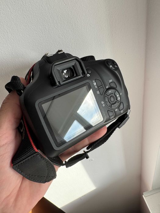 Aparat DSLR Canon EOS 4000D