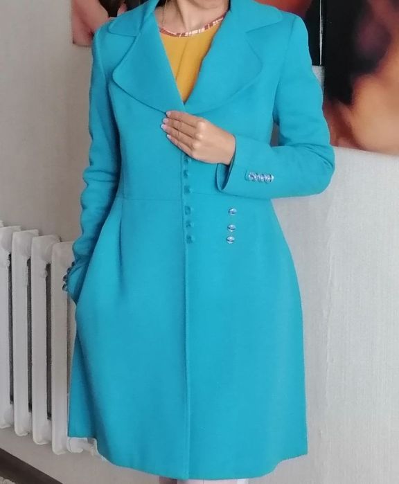 Продам пальто, плащ. Идеальное состояние!