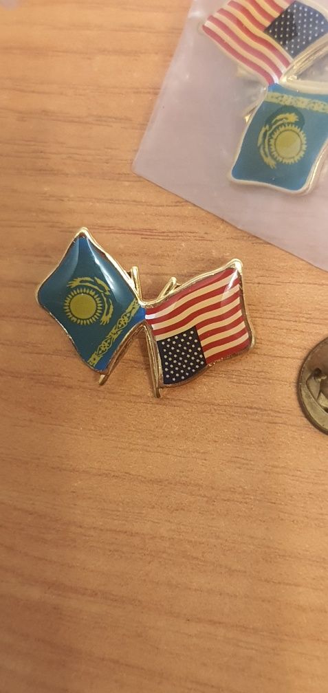 Значки - флагов Россия, Казахстан, США