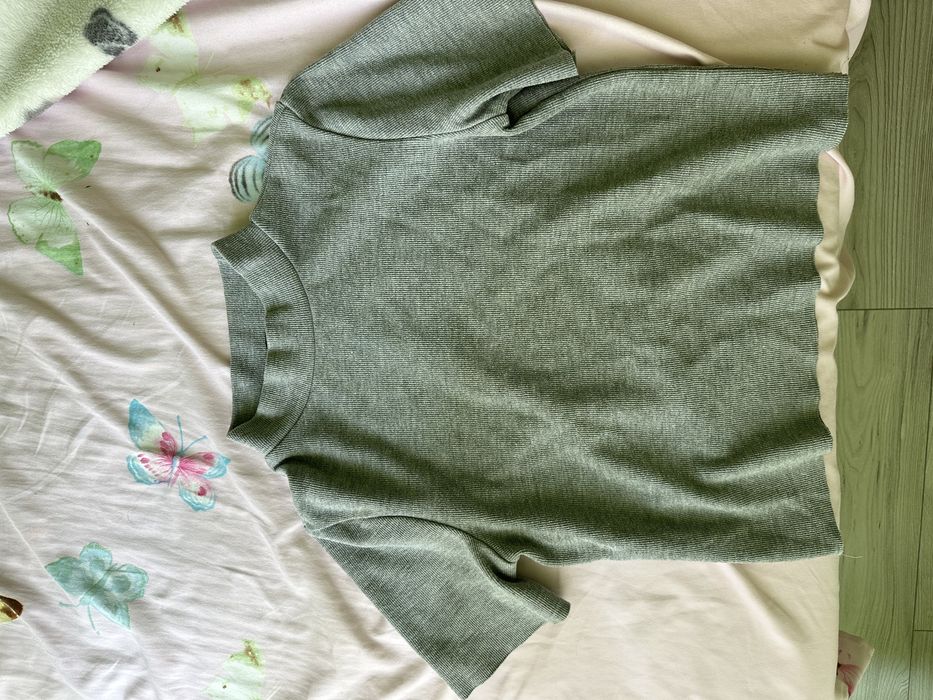 Vând tricou cu guler din Zara