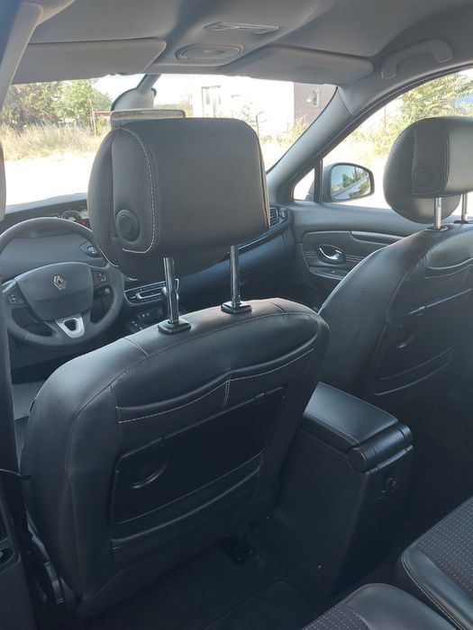 Продавам Renault Scenic