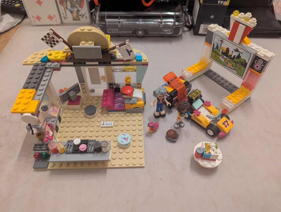 Lego Friends 41349 Drifting Diner