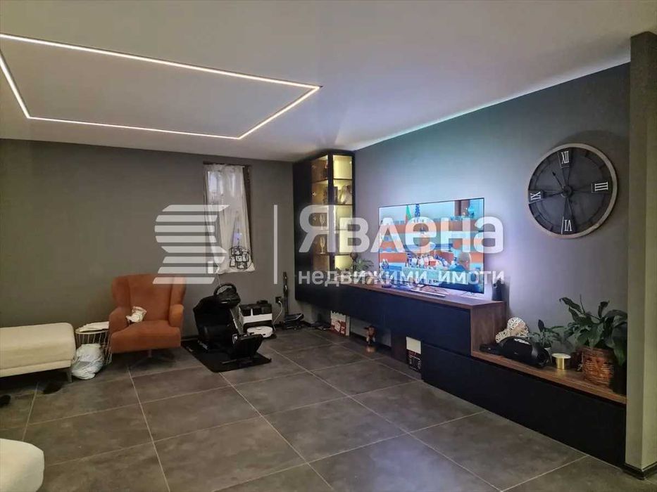 Продава се Къща в София, Център - 263 кв.м за 873 €/кв.м - Снимка #2