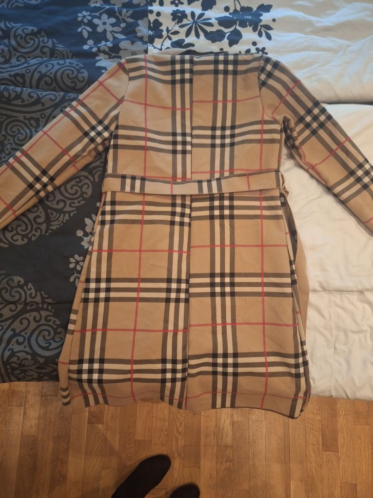 Дамско палто тип Burberry