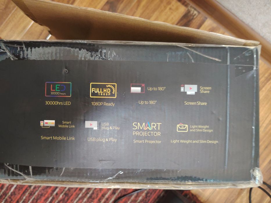 Proektor sotiladi yangi