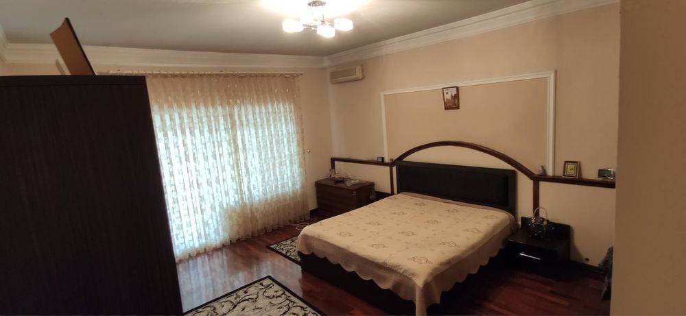 Продаётся дом 6.4 соток ор-г Азербайджанский центр