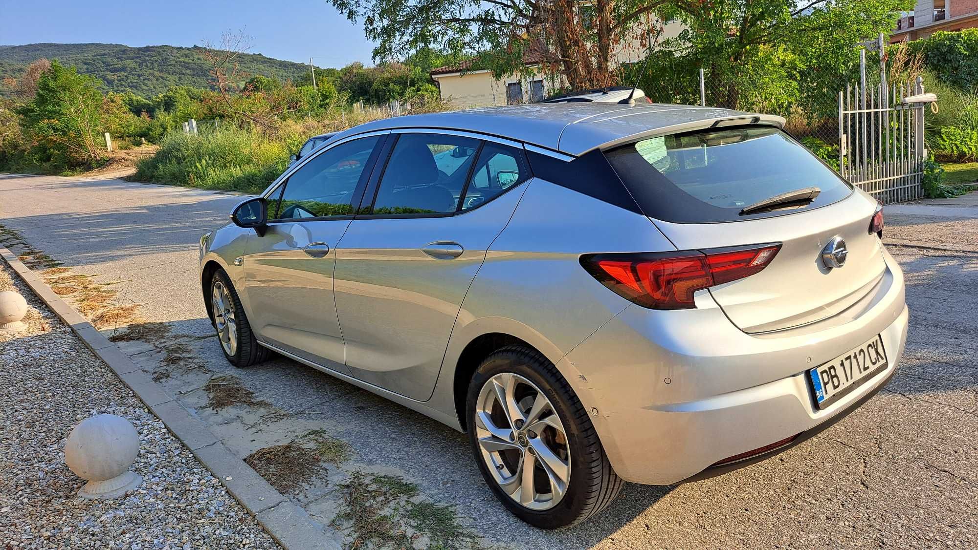 Продавам Opel Astra K