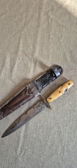 Много стара кама , нож.