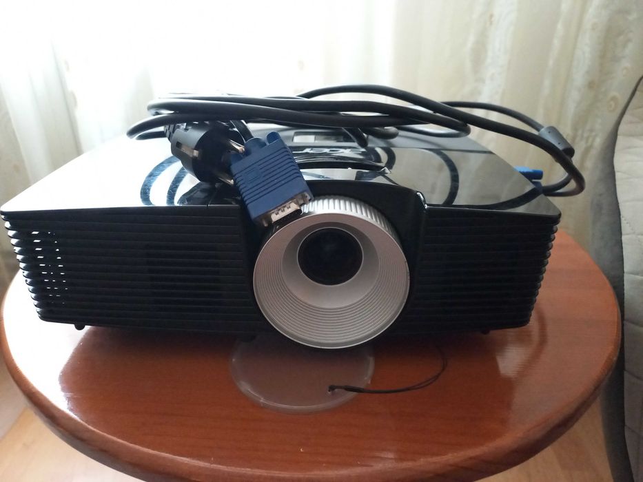 мултимедиен проектор