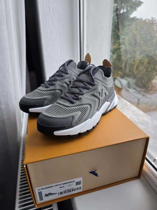 Adidasi LV Runner Tatic Sneaker