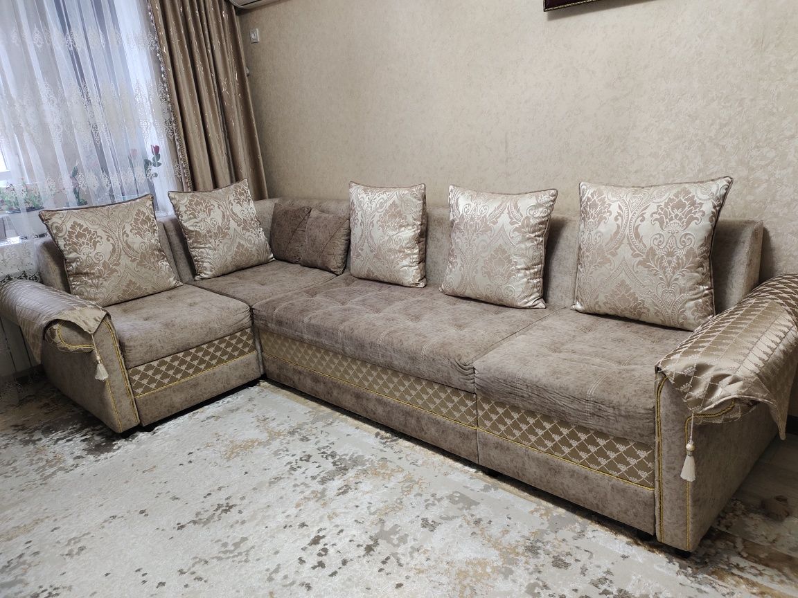 Продам угловой диван в отличном состоянии