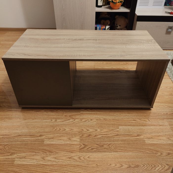 Vând comoda TV 101x50,7x42 cm