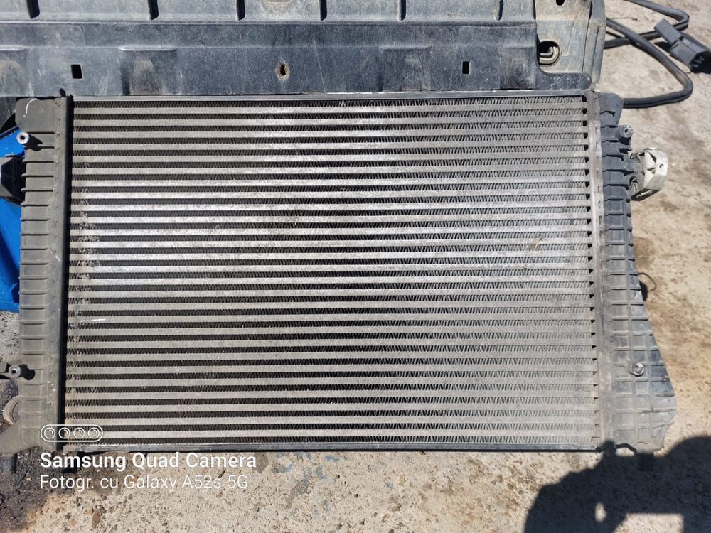 Radiator apa clima intercooler VW Passat b6 2.0 TDI cod motor BMP