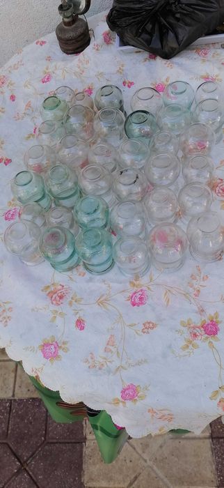 ventuze  medicinale  din  sticla  37  buc pret  350  lei