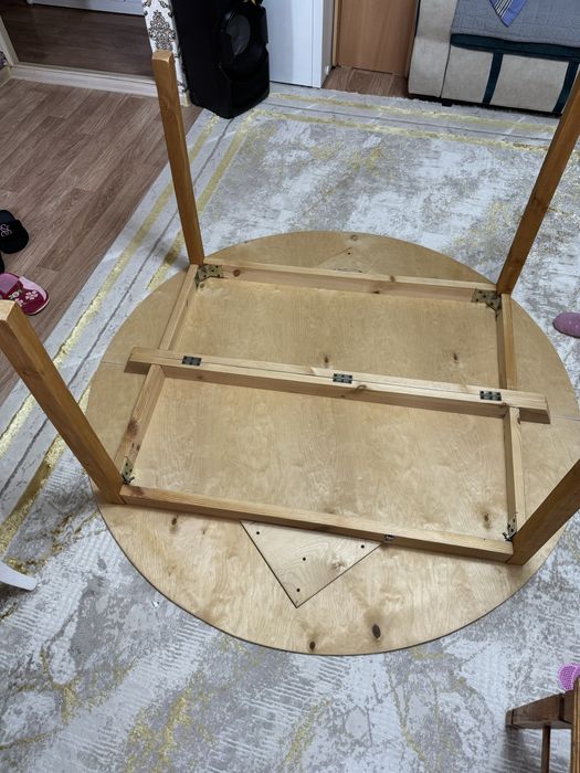 Продам круглый стол