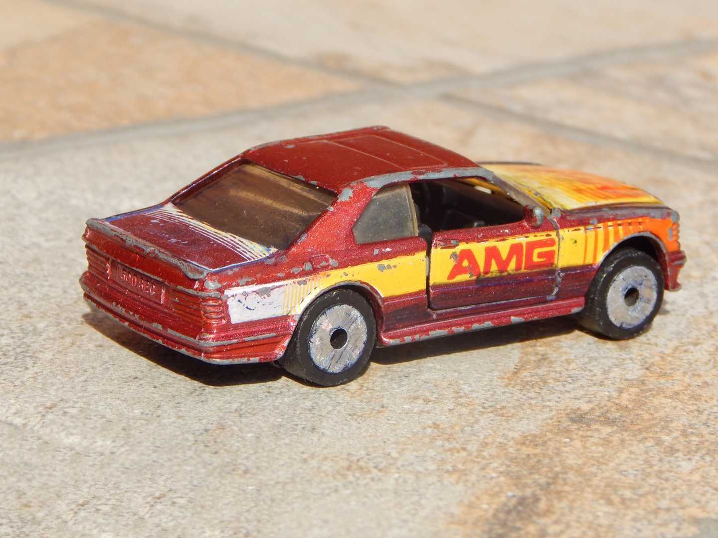 Macheta Mercedes-Benz 500 SEC AMG 1984 Matchbox 1:64 Macao uzat