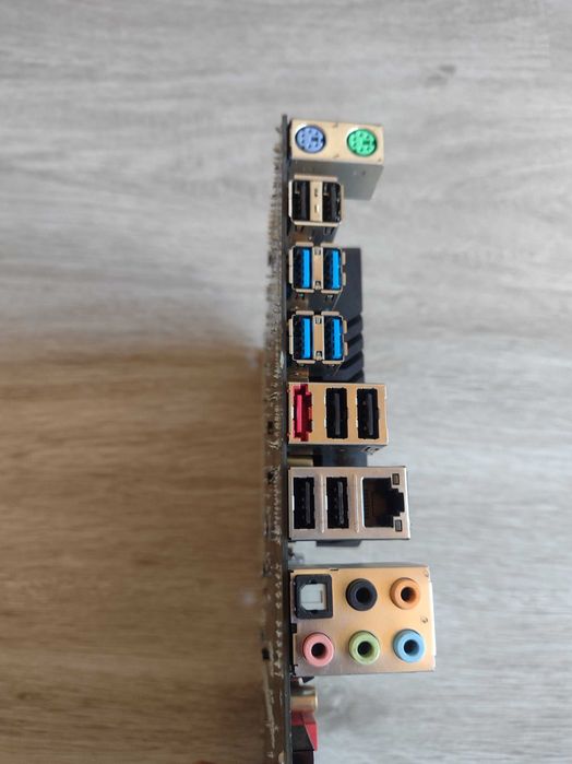 Asrock Fatal1ty 990FX Killer + AMD Phenom II