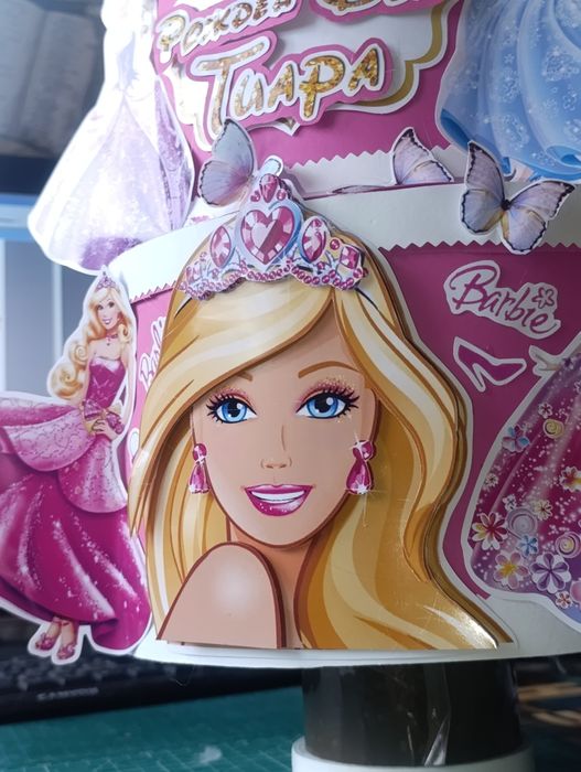 Картонена  "торта" с 3D ефект.