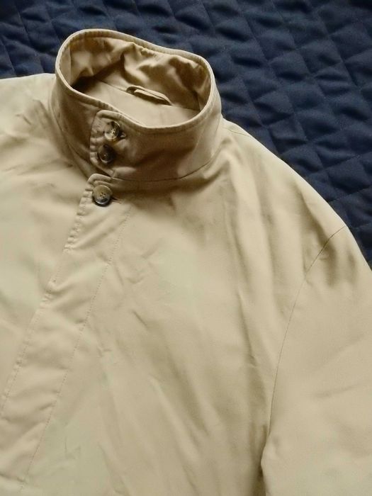 Palton Boss Hugo Boss. Marime 52. Dimensiuni in poza. Impecabil.