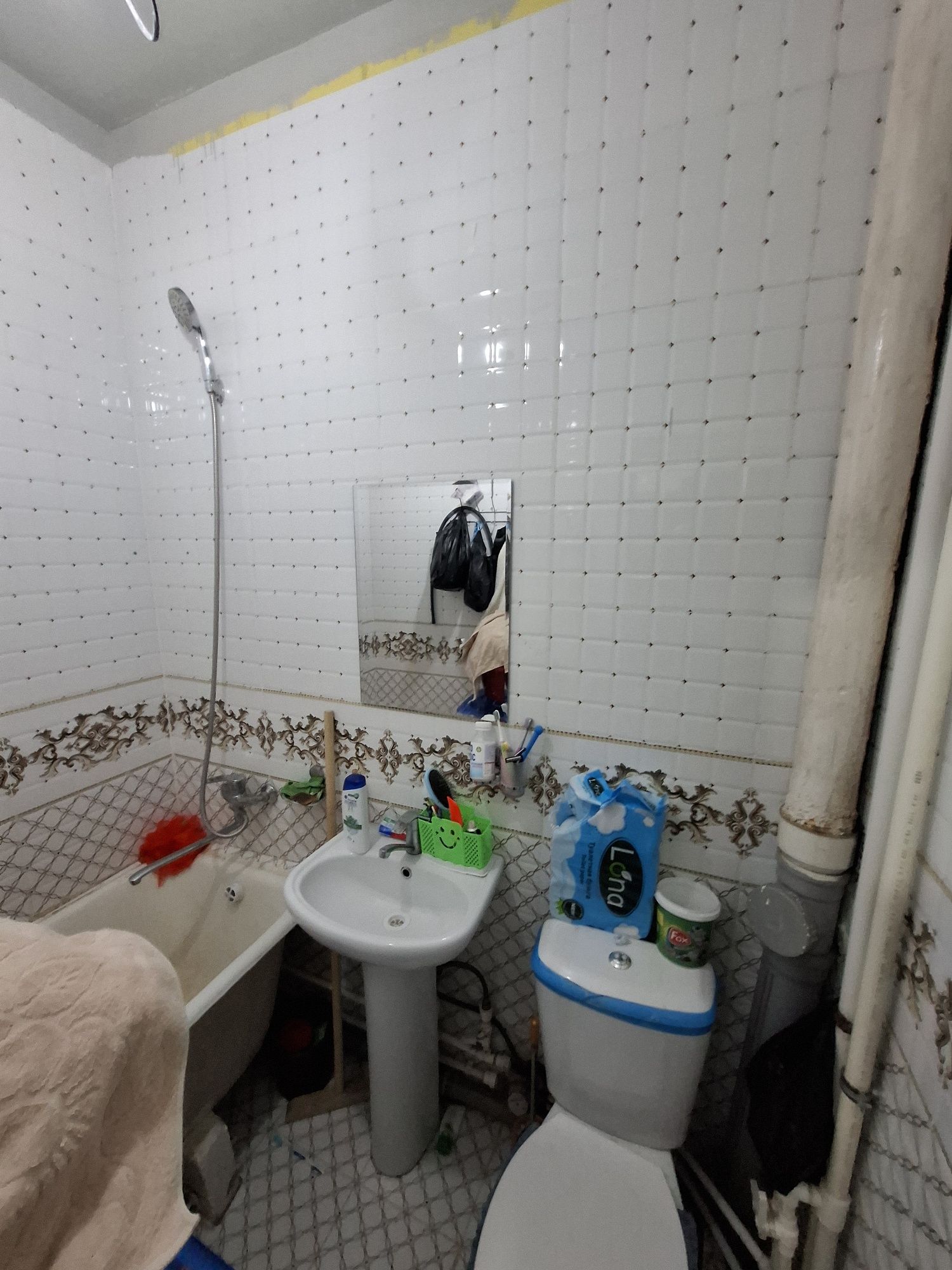 Продаю 1 ком квартира на 1 этаже 9 этажного дома. Авиосозлар 1