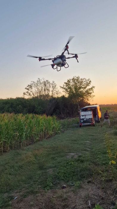 Tratamente fitosanitare cu dronă agricolă