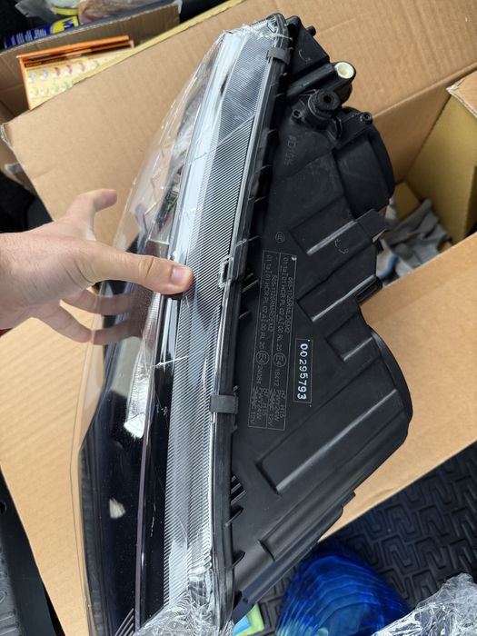 Vand far dreapta octavia 3