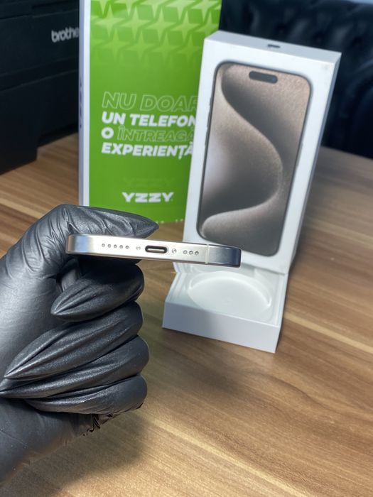 iPhone 15 Pro • 256 GB • Natural Titanium